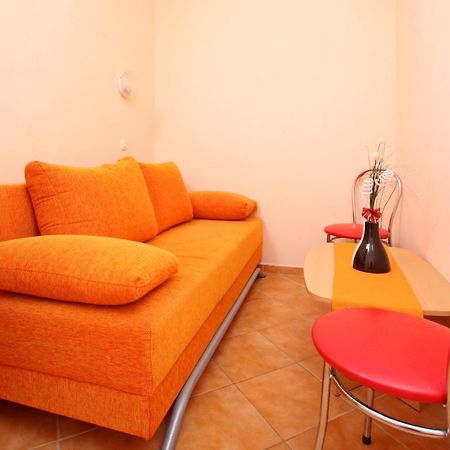 Apartments And Rooms Vesna Novalja Exterior foto