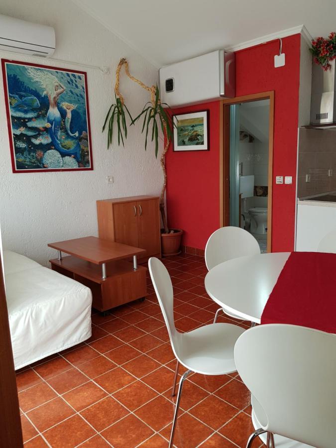 Apartments And Rooms Vesna Novalja Exterior foto
